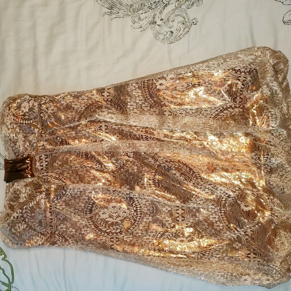 Alexia Admor Gold Dress